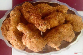 Món gà rán ngon hơn cả KFC ^^ da giòn, không ngán. Thịt gà vừa thơm vừa dai. Ăn với nước chấm riêng, béo béo, chua chua  