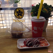 Khách quen của toco mà chả mấy khi chụp :)) trà sữa đa dạng, tokoyaki thì ngon giá vừa phải 20k/4 viên, trà sữa thì tầm 30k-40k, chôc ngồi các cơ sở thì hơi bé nhưng sạch sẽ mát mẻ, các b đến thì nên đk làm thẻ vip để hưởng ưu đãi tích điểm và giảm 10% nhé :))