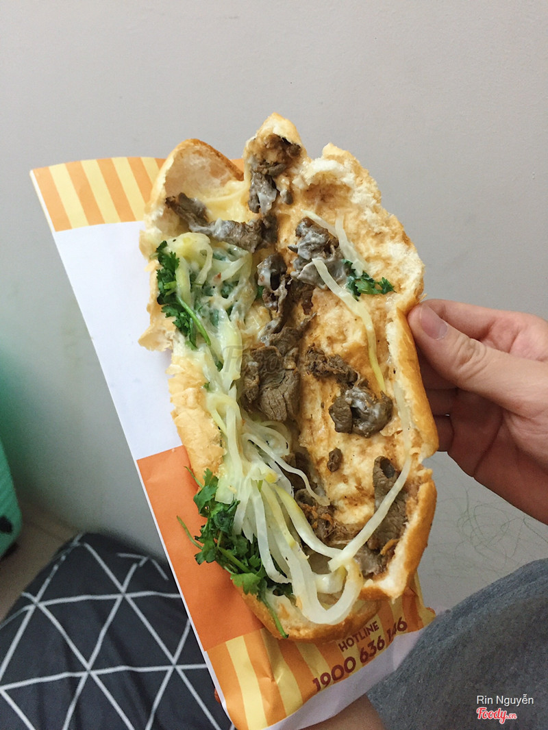 Bánh mì bò BBQ