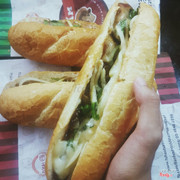 Bánh mì gà