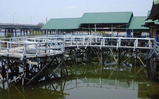 Ăn hải sản bãi dài cam lâm