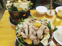 Lẩu ếch và lâu sườn sụn 