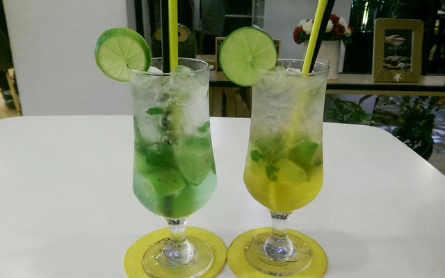 Hồng Hà Corner Coffee