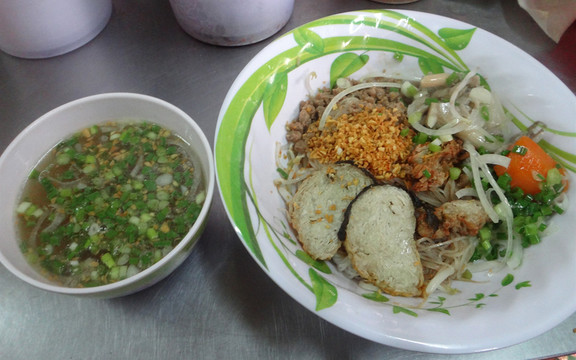 Cô Lệ Quyên - Phở & Các Món Chay