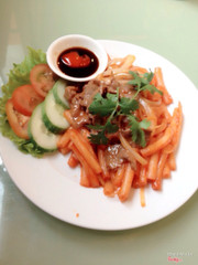 Nui xào bò