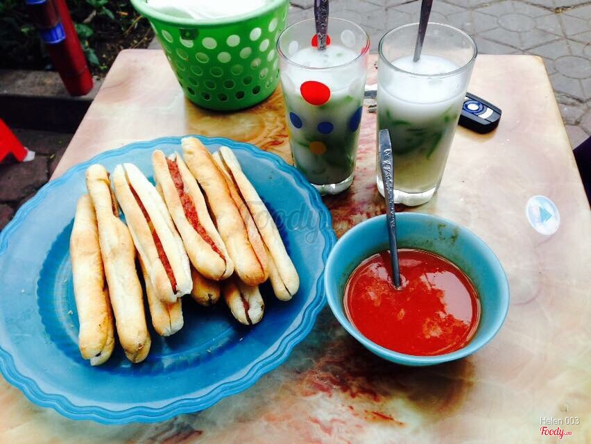 Bánh mỳ cay & chè Thái