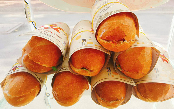 Bánh Mì Mèo Ú