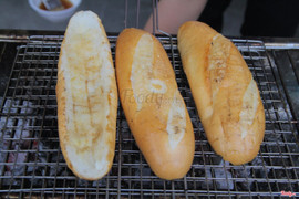Bánh mì nướng bơ mật ong
