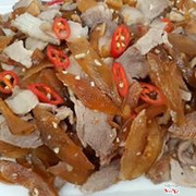 Ba rọi trộn dưa mắm.