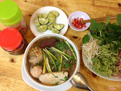 Đặc sản bún bò huế 