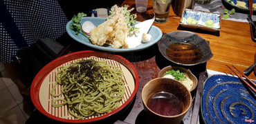 Mì lạnh dùng kèm tempura