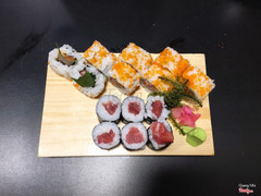 Sake Tobiko Maki & Tuna Maki