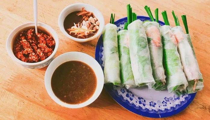 Quán Ăn Vặt Bà Tám