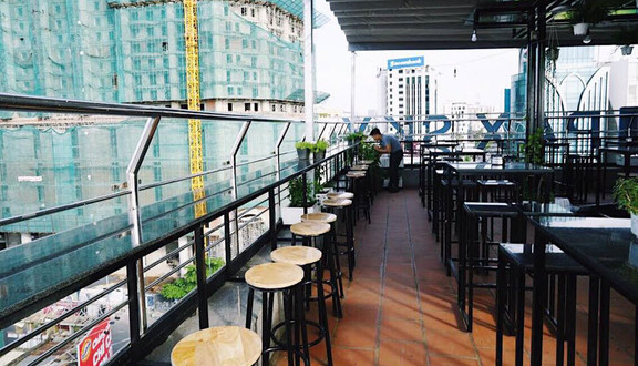 MJ's The Babylon Bar
