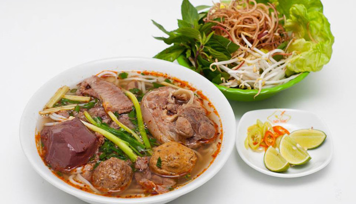 Bún Bò Huế Đường Tàu - Cầu Diễn