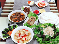 Bún chả thập cẩm ( chả nướng , nem , chả lâ lốt , sườn cây , kim chi free ) 