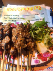 Thịt xiên nướng 7k/xiên