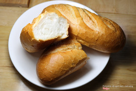 Bánh mì ổ nhỏ vừa miệng ăn