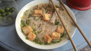 Bún riêu có giò