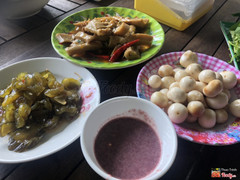 Thịt kho măng, cà pháo