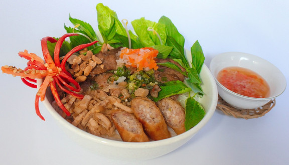 Cô Ba - Bún Thịt Nướng - Trương Phước Phan