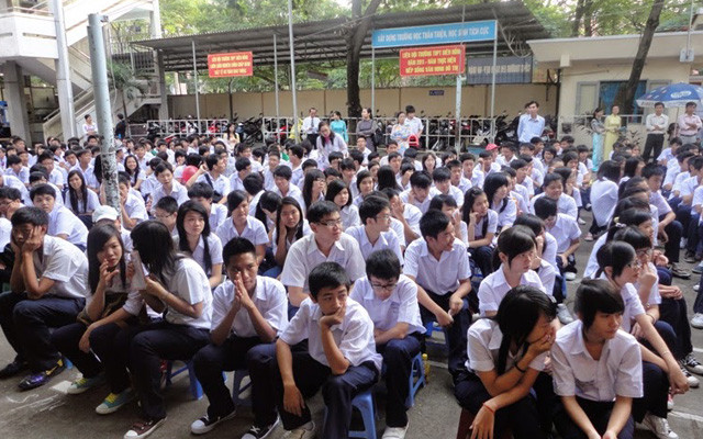 Trung Học Phổ Thông Diên Hồng - Phan Châu Trinh