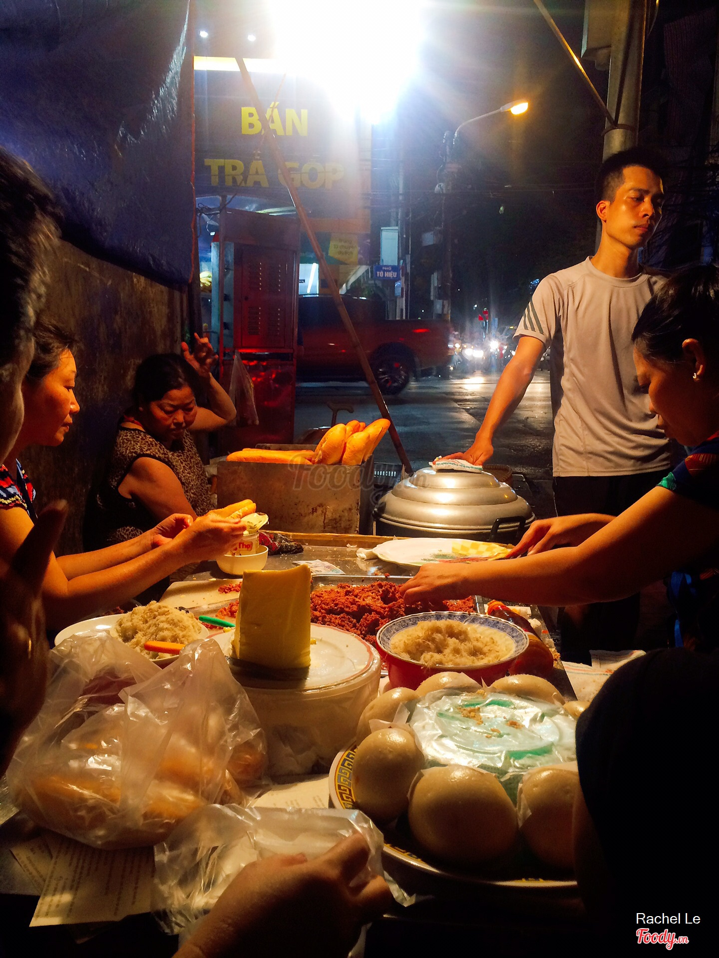 Bánh Mì Pate Cột Đèn