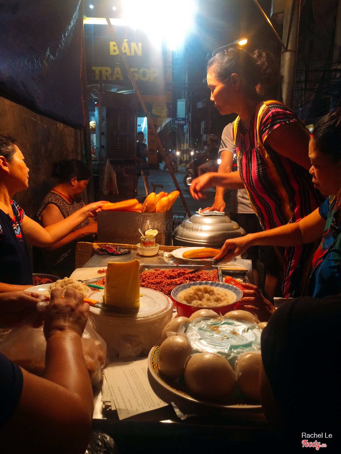 Bánh Mì Pate Cột Đèn