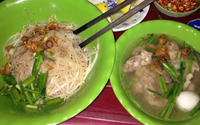 Hủ Tiếu Vỉa Hè