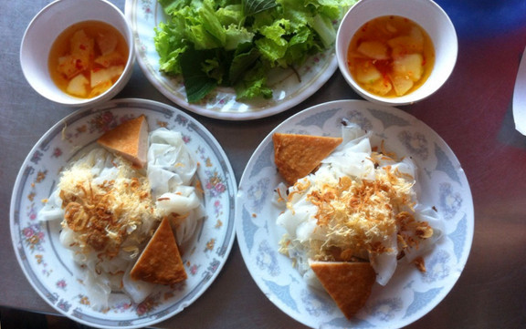 Kim Nhung - Cơm, Gà Tần & Bánh Cuốn