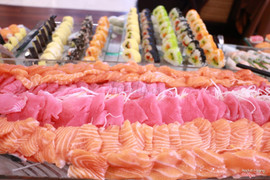 Sushi và sashimi