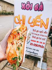 Bánh mì gà ;)) 