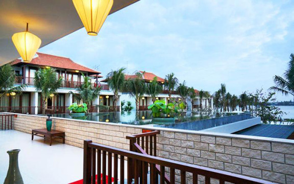Vĩnh Hưng Emerald Resort