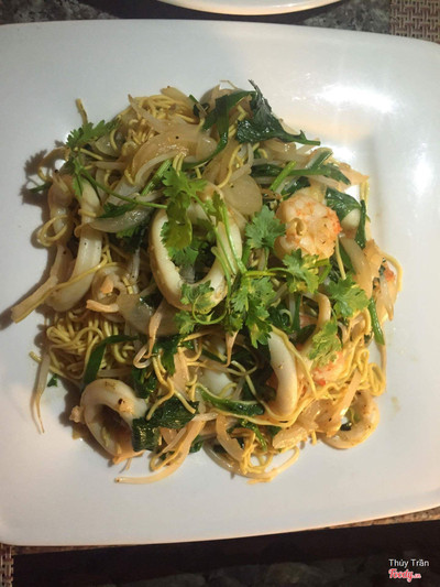 mì xào hải sản