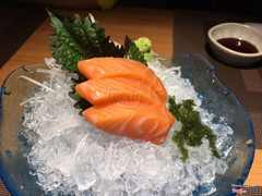 Sashimi cá hồi