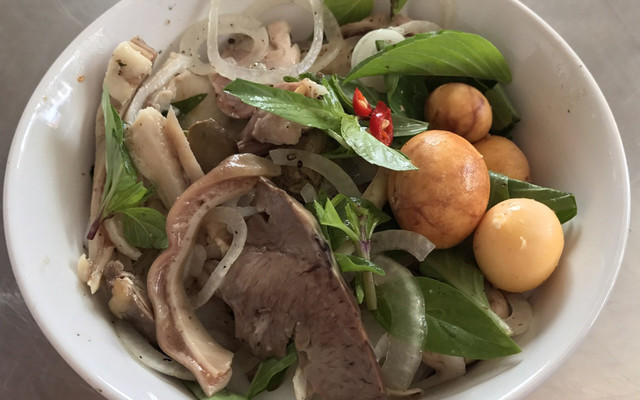 Bánh Ướt Lòng Gà & Bánh Hỏi Thịt Nướng