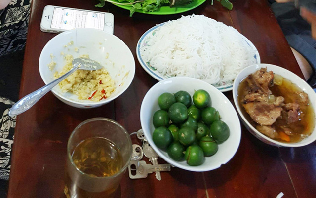 Bia Hơi Việt Hà & Bún Chả