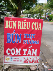 Quán ở đường số 3 đối diện vincom,đi đường buổi sáng thấy biển này của quán 