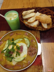 1ng có 44k thui ạ..... quán lại đẹp menu đa dạng :)