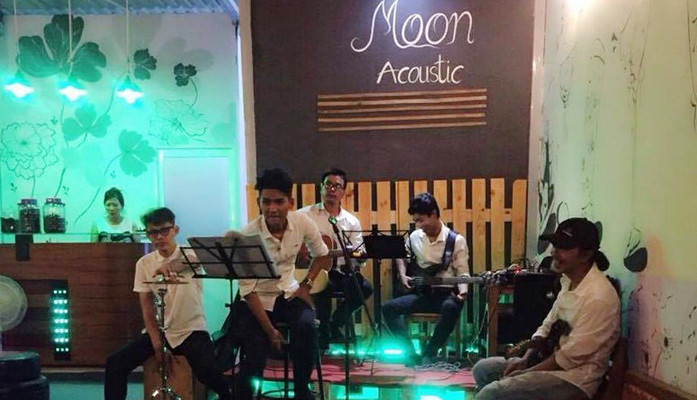 Moon Coffee Acoustic