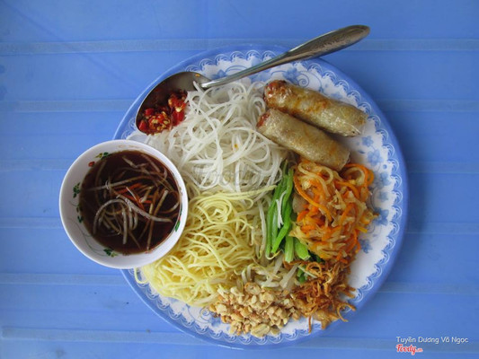 Hủ tíu mì xào chay