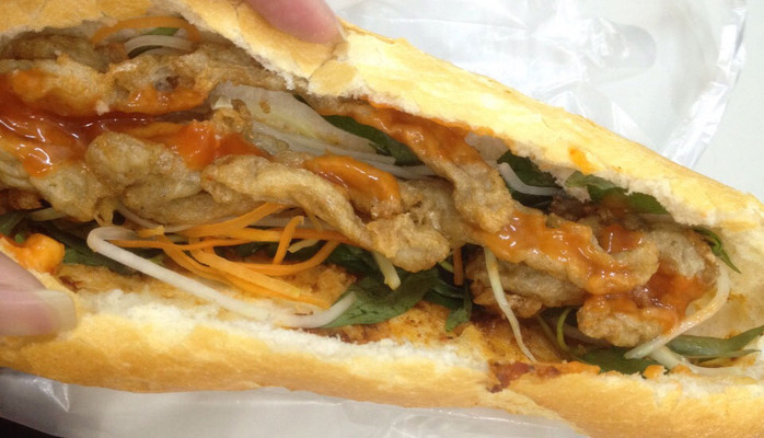 Bánh Mì Chả Cá - Xóm Chiếu