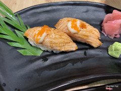 nigiri cá hồi khè