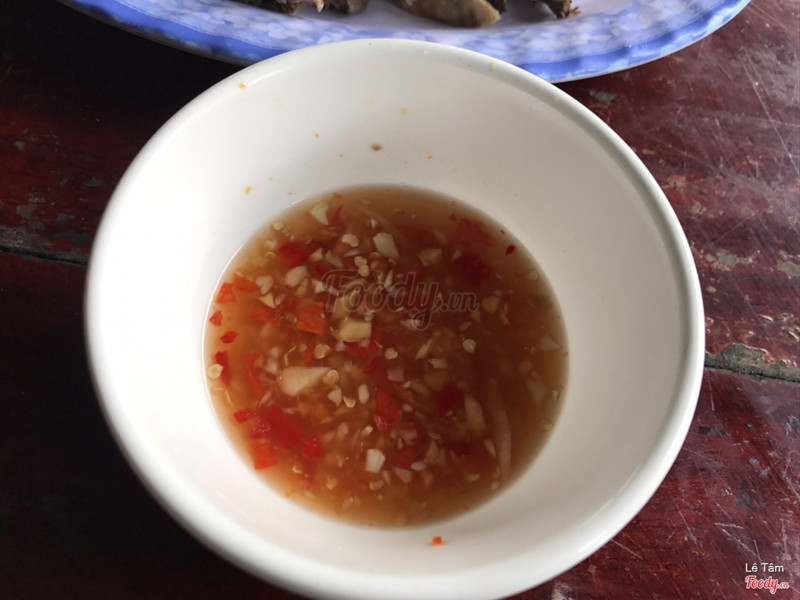 Ớt gừng chỉ bằm nhỏ rồi chứ không giã nhuyễn