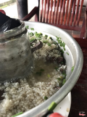 Gạo không nhừ, còn nguyên hạt, nhìn thì ngon mắt