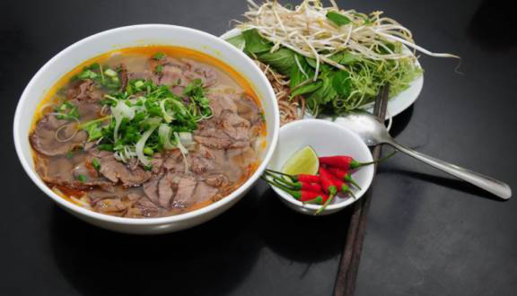 Thu Ngân - Bún Bò Huế - Cây Keo