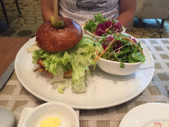 Grilled chicken burger with extra salad