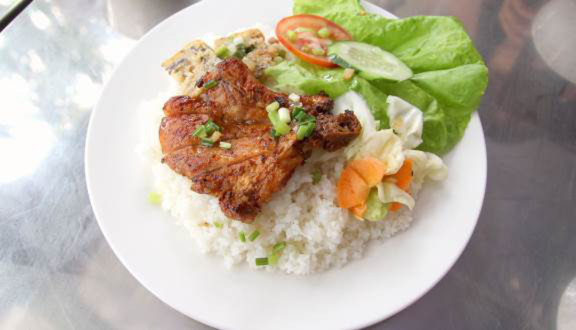 Cơm Sườn Anh Tám