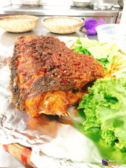 Cá trắm đen nướng sốt ớt