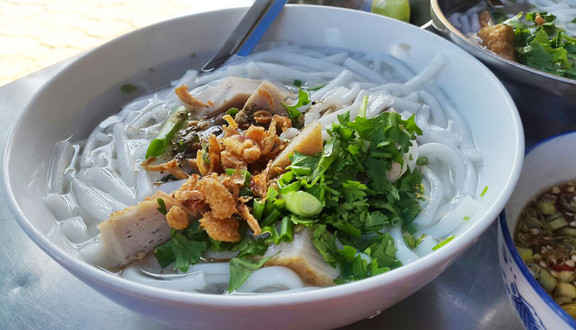 Bà Bốn - Bánh Canh & Chả Cuốn